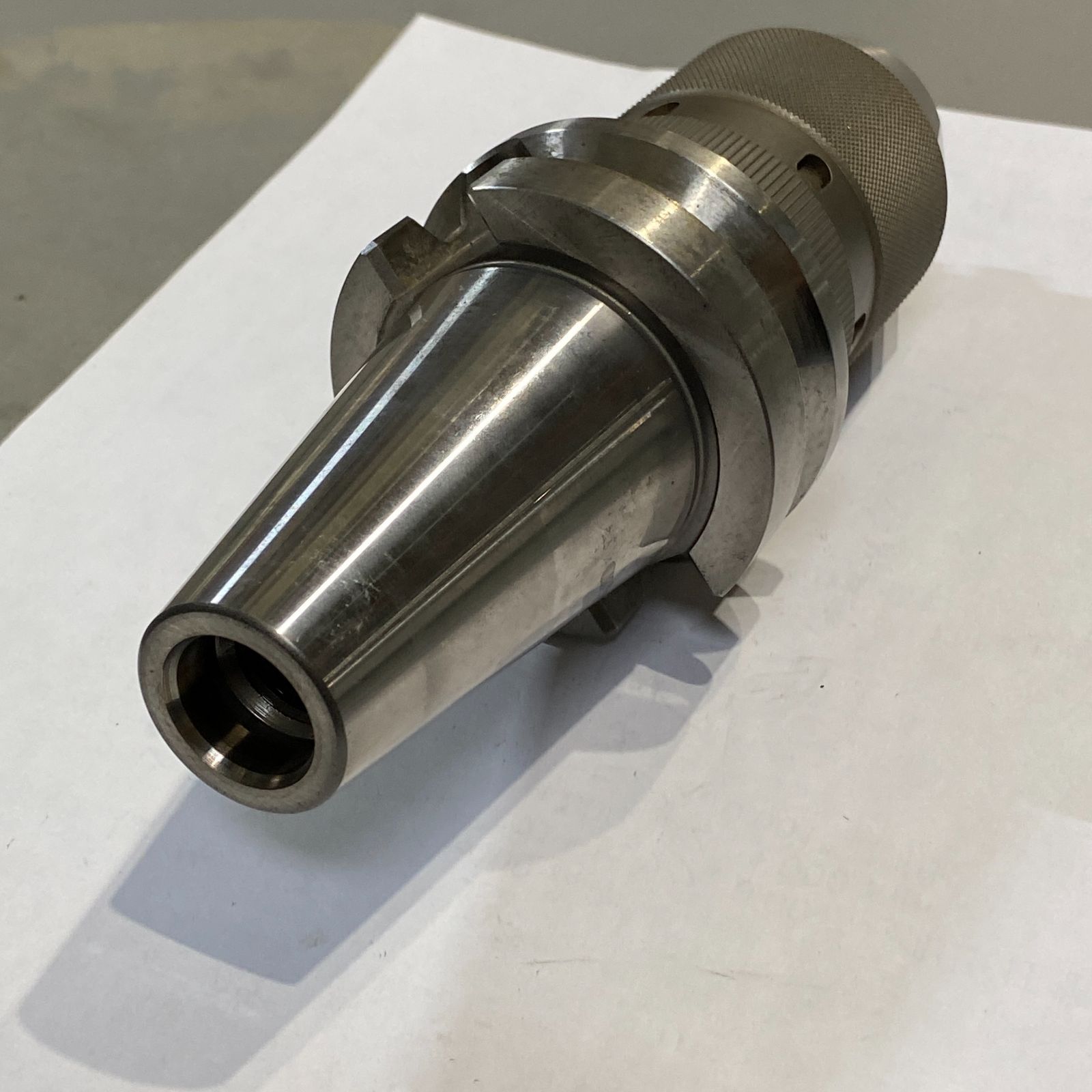 ロック機構付ドリルチャック 2面拘束ツーリング