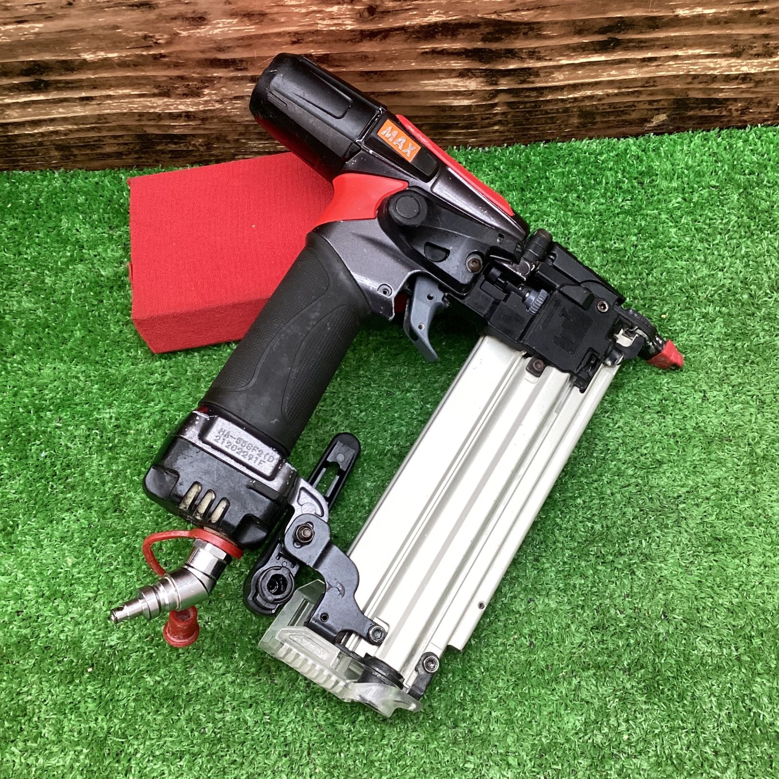 中古】MAX 高圧フィニッシュネイラ HA-55SF2(D) レッド×ブラック 淡