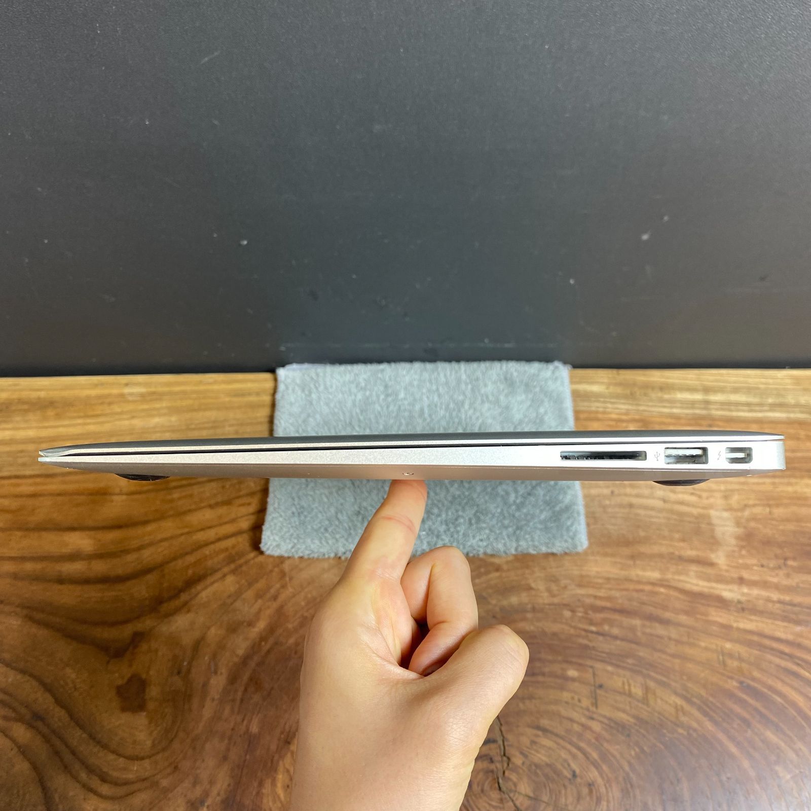 ジャンク品］Apple MacBook Air 13inch 2013/Core i5 1.3GHz