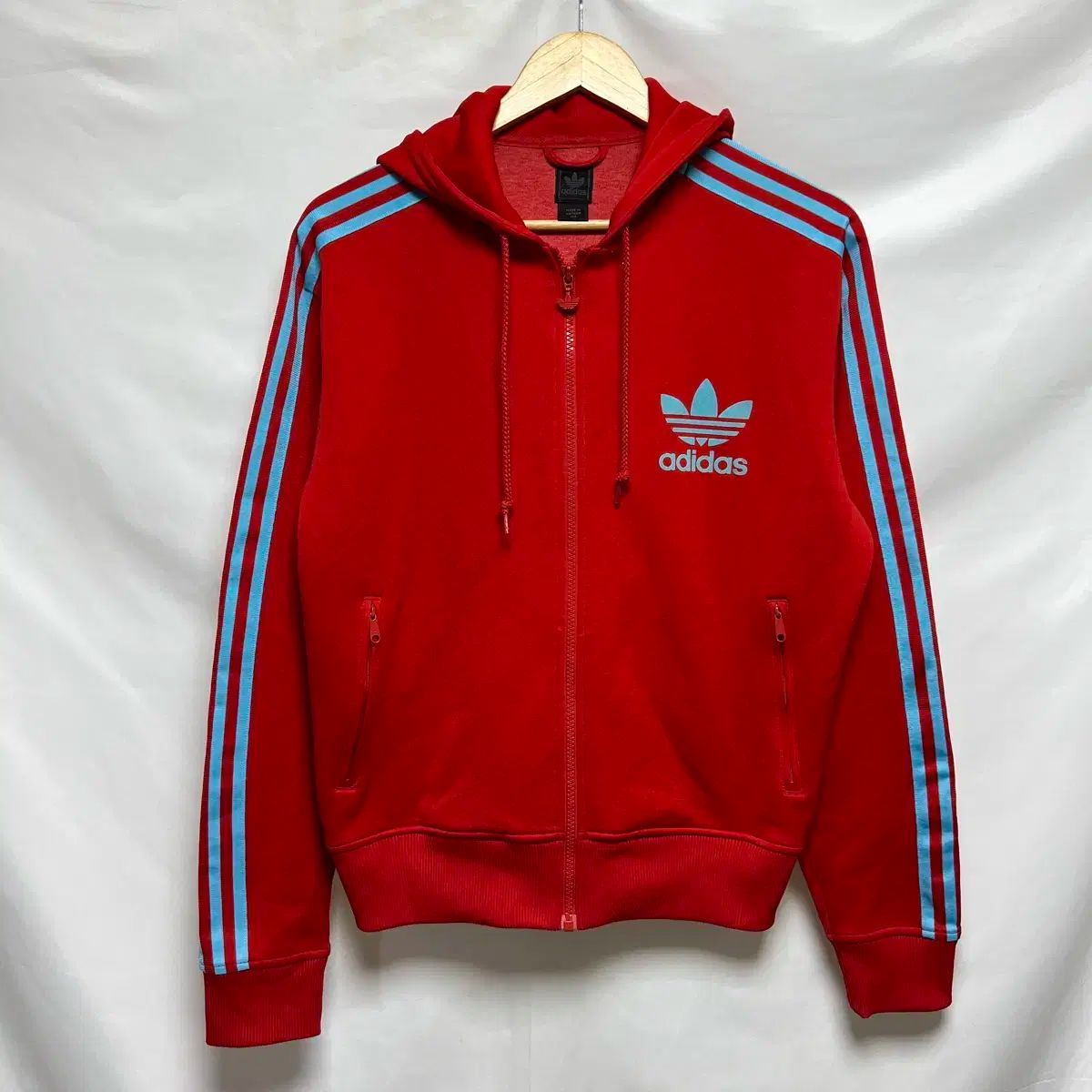 純正品| 105 adidas アディダス ヨーロッパ 対空砲火 レッドミント ジップアップパーカー フード付き トラックジャージ