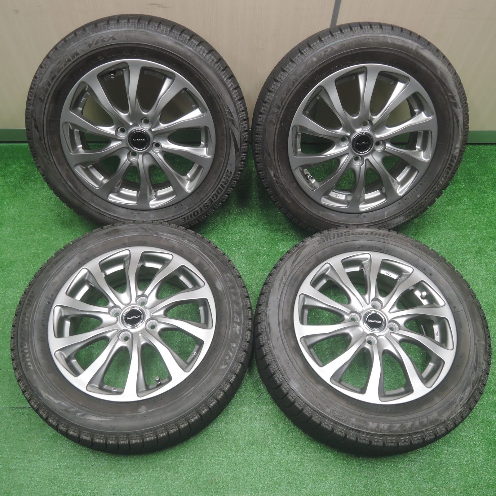 海外製バリ溝！18年！9.5分★スタッドレス 185/60R15 ダンロップ ウインターマックス WM01 タイヤ 15インチ シエンタ アリオン プレミオ 等★ 中古品