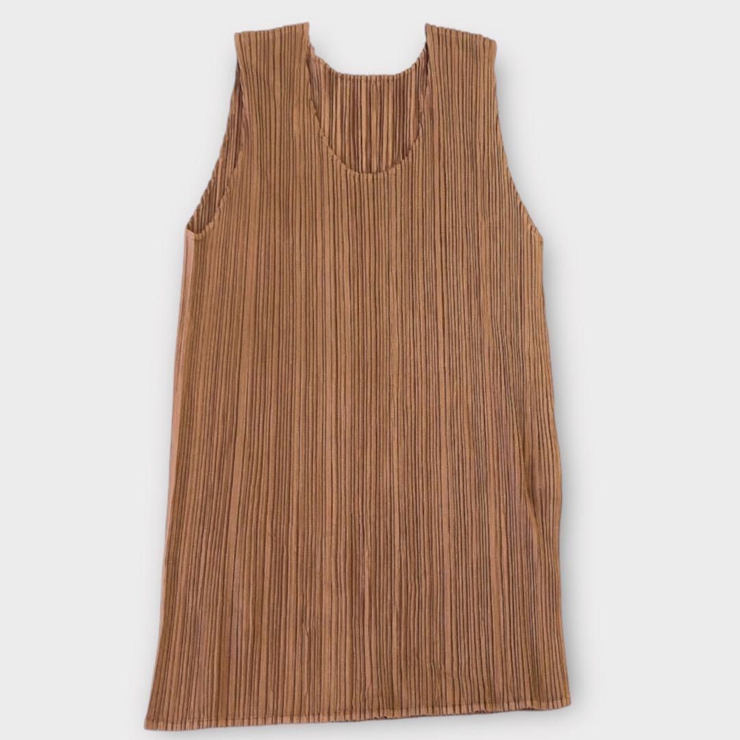 イッセイミヤケ プリーツ ISSEY MIYAKE L〜XL 女性 ノースリーブ