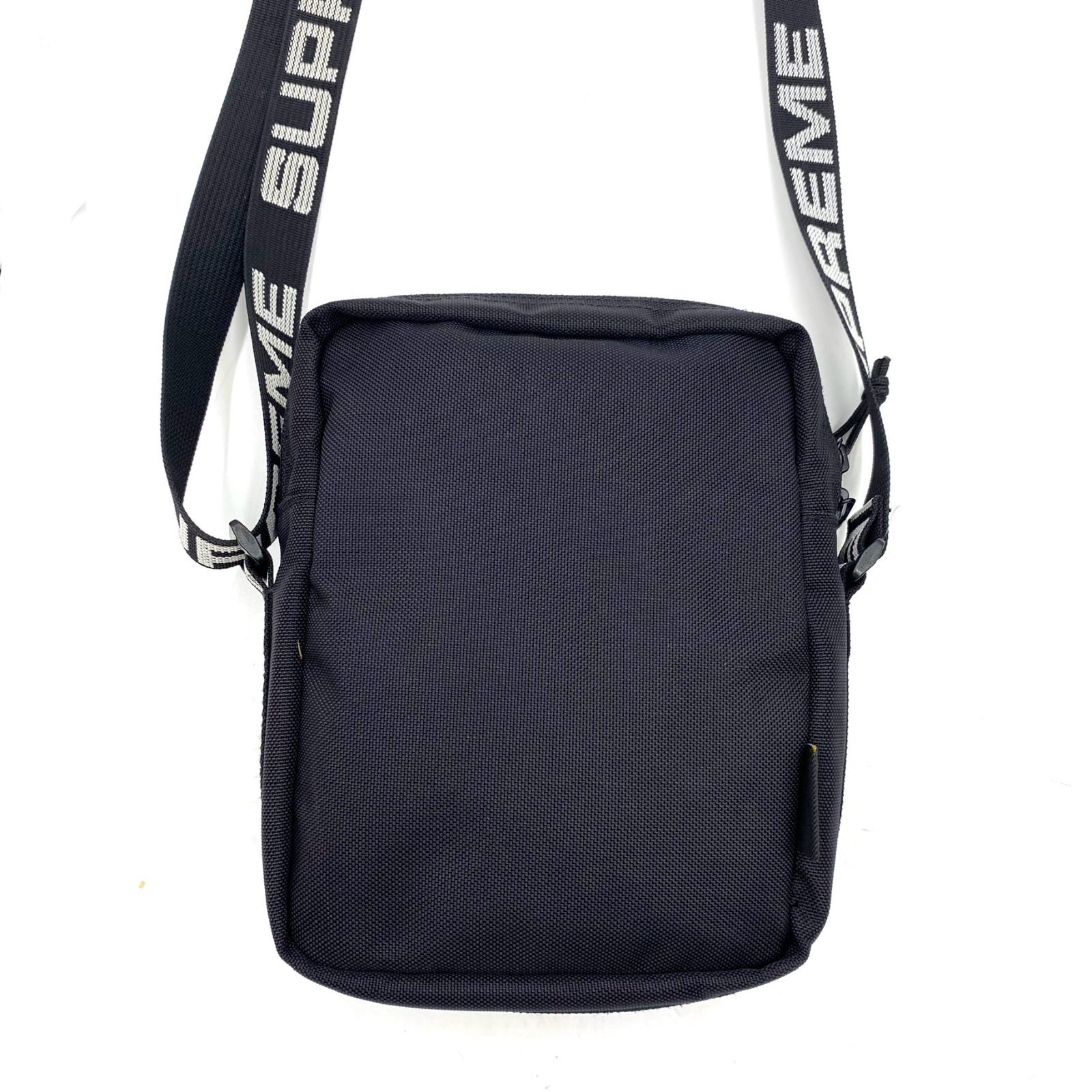 SUPREAM シュプリーム ショルダーバッグ 斜めがけ ブラック ロゴ 18SS