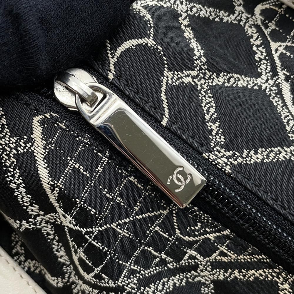 シャネル トートバッグ エッセンシャル トートGM A46882 CHANEL ロゴ 