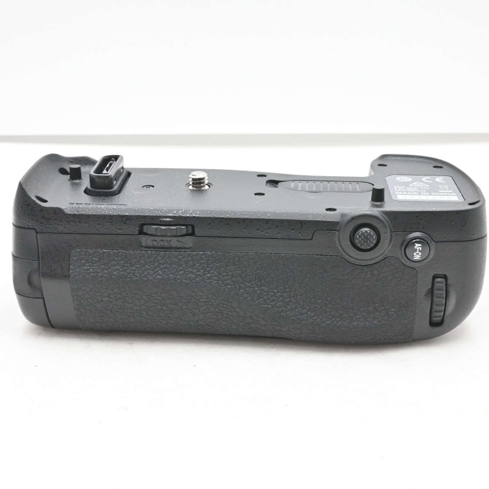 Nikonマルチパワーバッテリーパック MB-D18