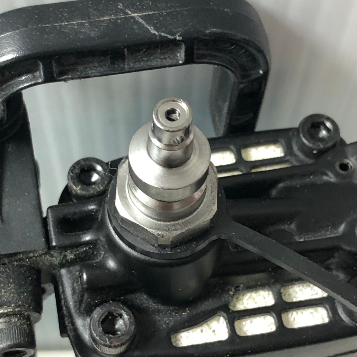 高圧エアビス打ち機