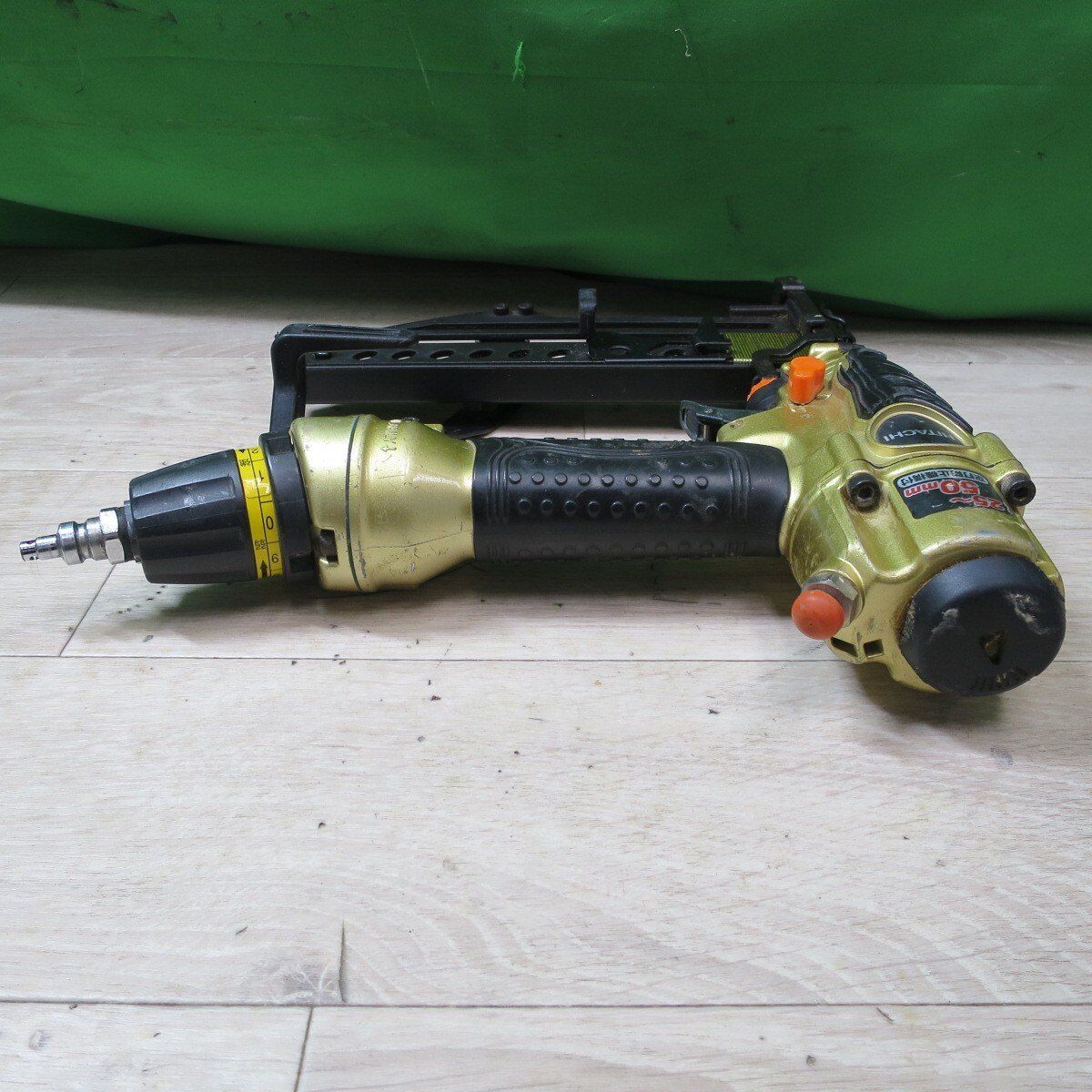 送料無料] ☆日立工機 50mm 高圧 フロア タッカ N5004HMF