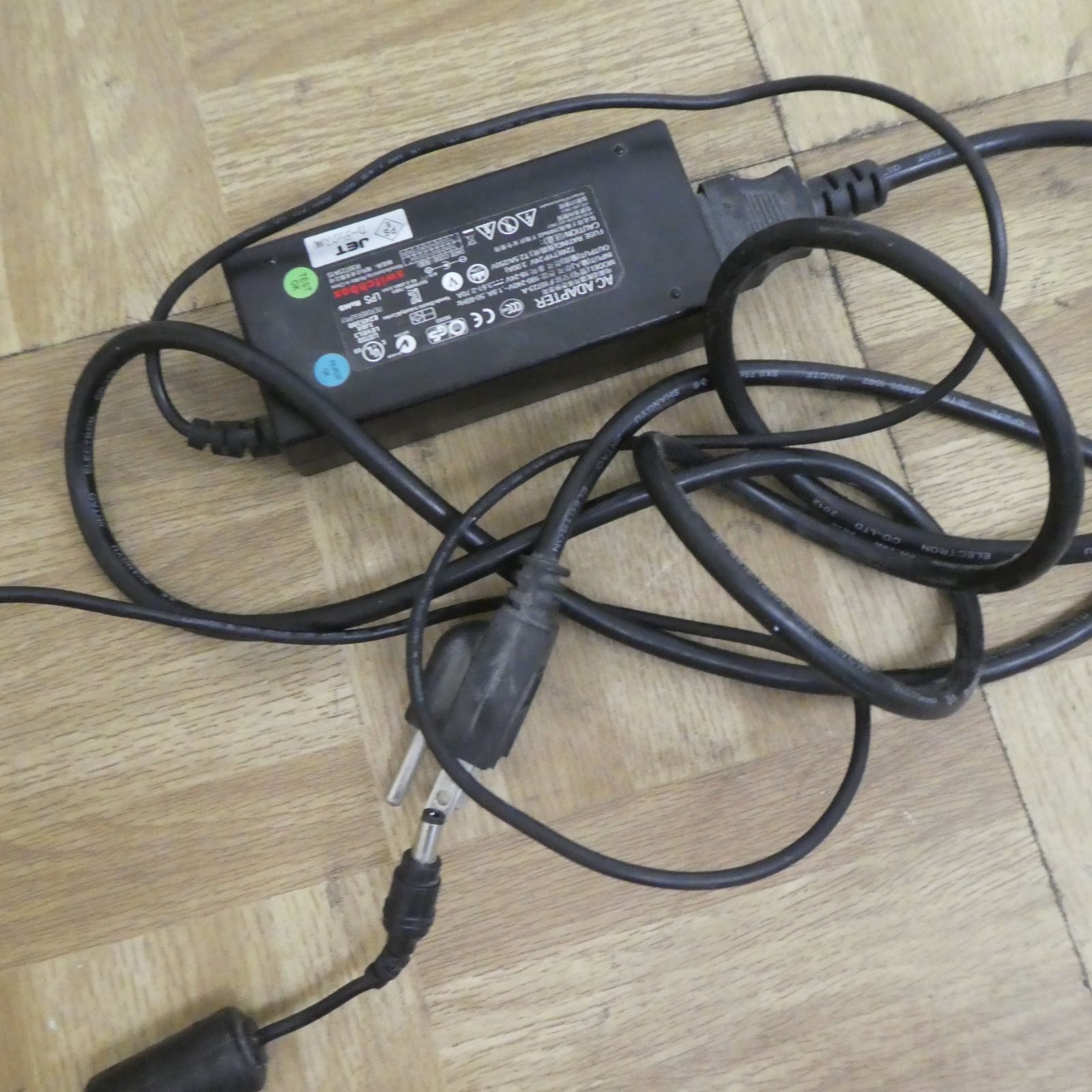 R022 定価10万位