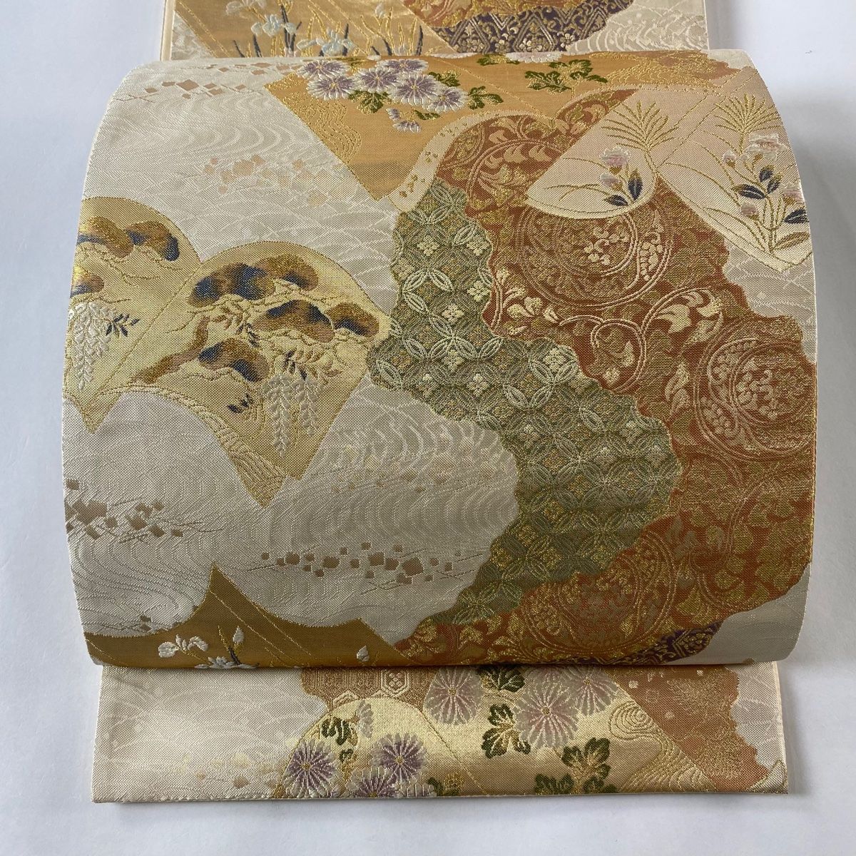袋帯 美品 秀品 華文 草花 箔 金糸 金色 六通 正絹 【中古】