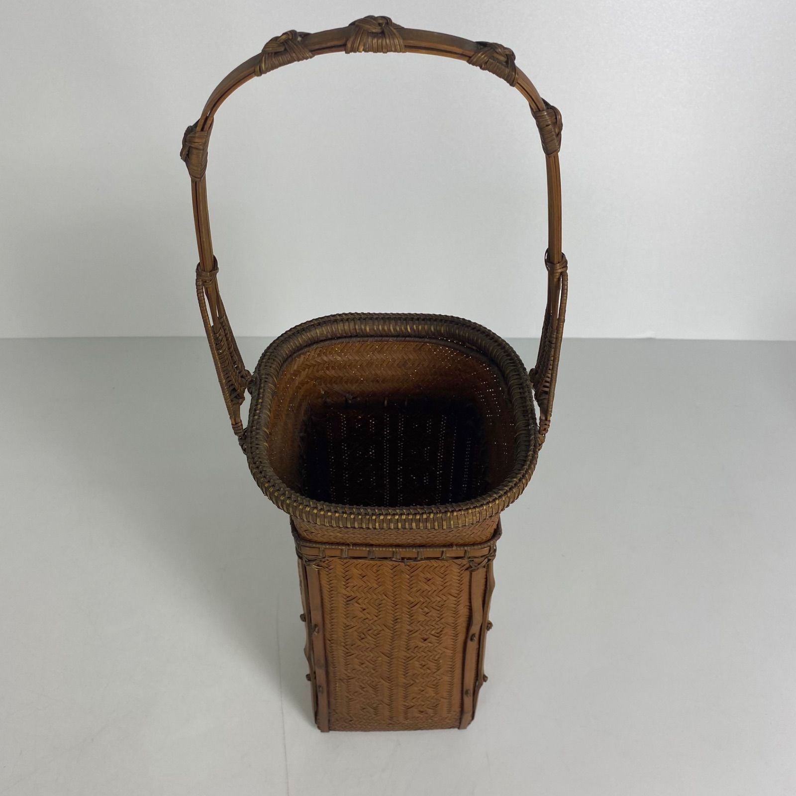 【時代物】竹編細工竹細工　網代造　竹籠花入　茶道具　茶器　オブジェ　インテリア 時代物】竹編細工竹細工 網代造 竹籠花入 茶道具 茶器 オブジェ