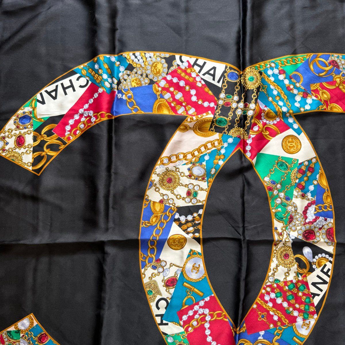 希少 CHANEL シャネル ココマーク大判 シルク スカーフ マルチカラー 楽天市場】【アパレル】CHANEL シャネル ココマーク ロゴ