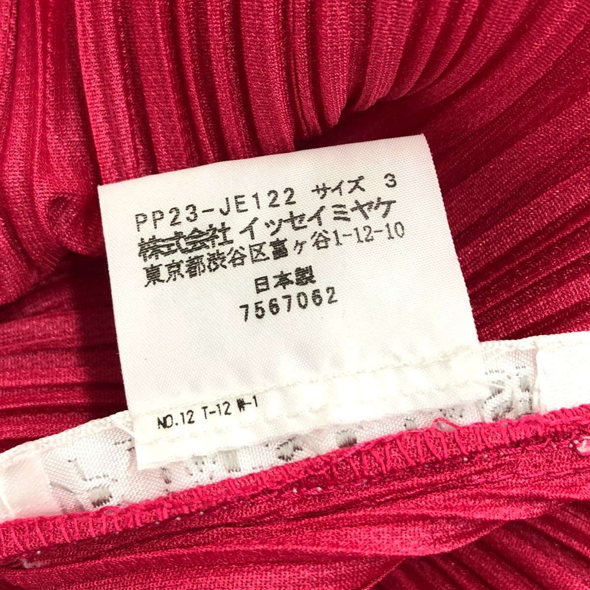 3 ジップアップパーカー