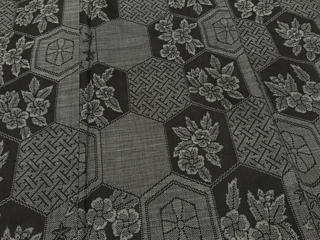 平和屋着物□本場大島紬 9マルキ 泥染め 亀甲吉祥花文 正絹 逸品