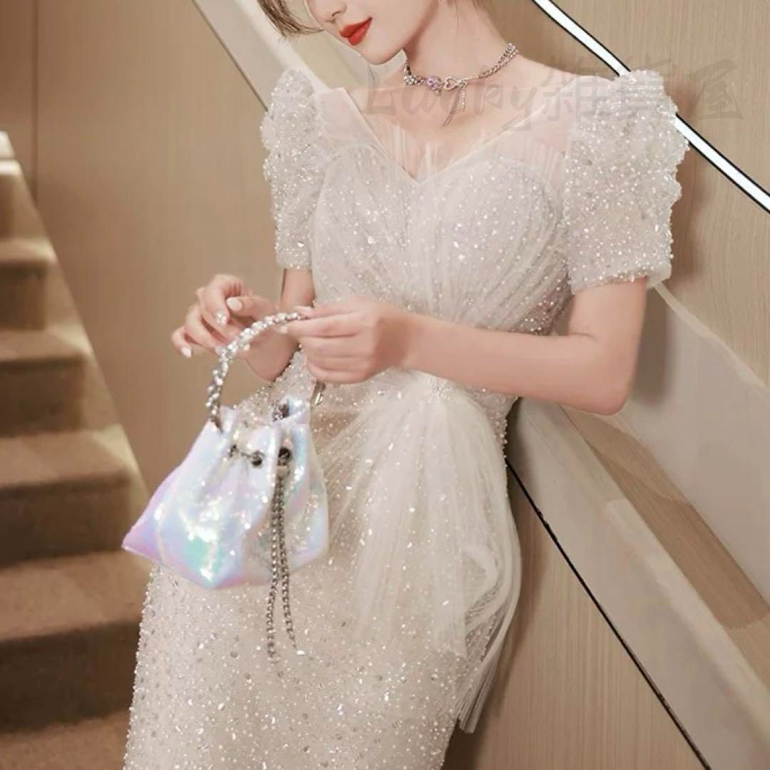 スパンコールがゴージャスでオシャレな半袖