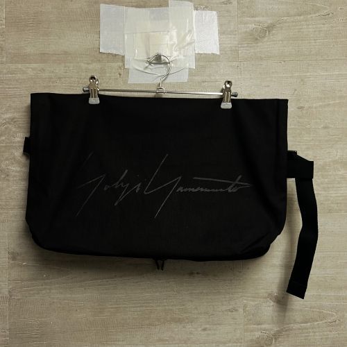 ヨウジヤマモト 青山本店限定 シグネチャーショルダー バック ブラック 楽天市場】Yohji Yamamoto ヨウジヤマモト 青山店限定