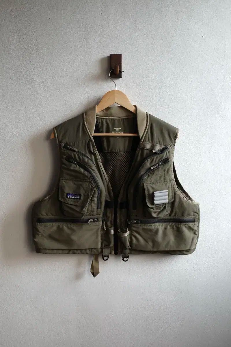 パタゴニア フィッシングベスト M ベージュ ブラウン 82683 patagonia パタゴニア メンズ・クラシック・レトロX・ベスト 23048