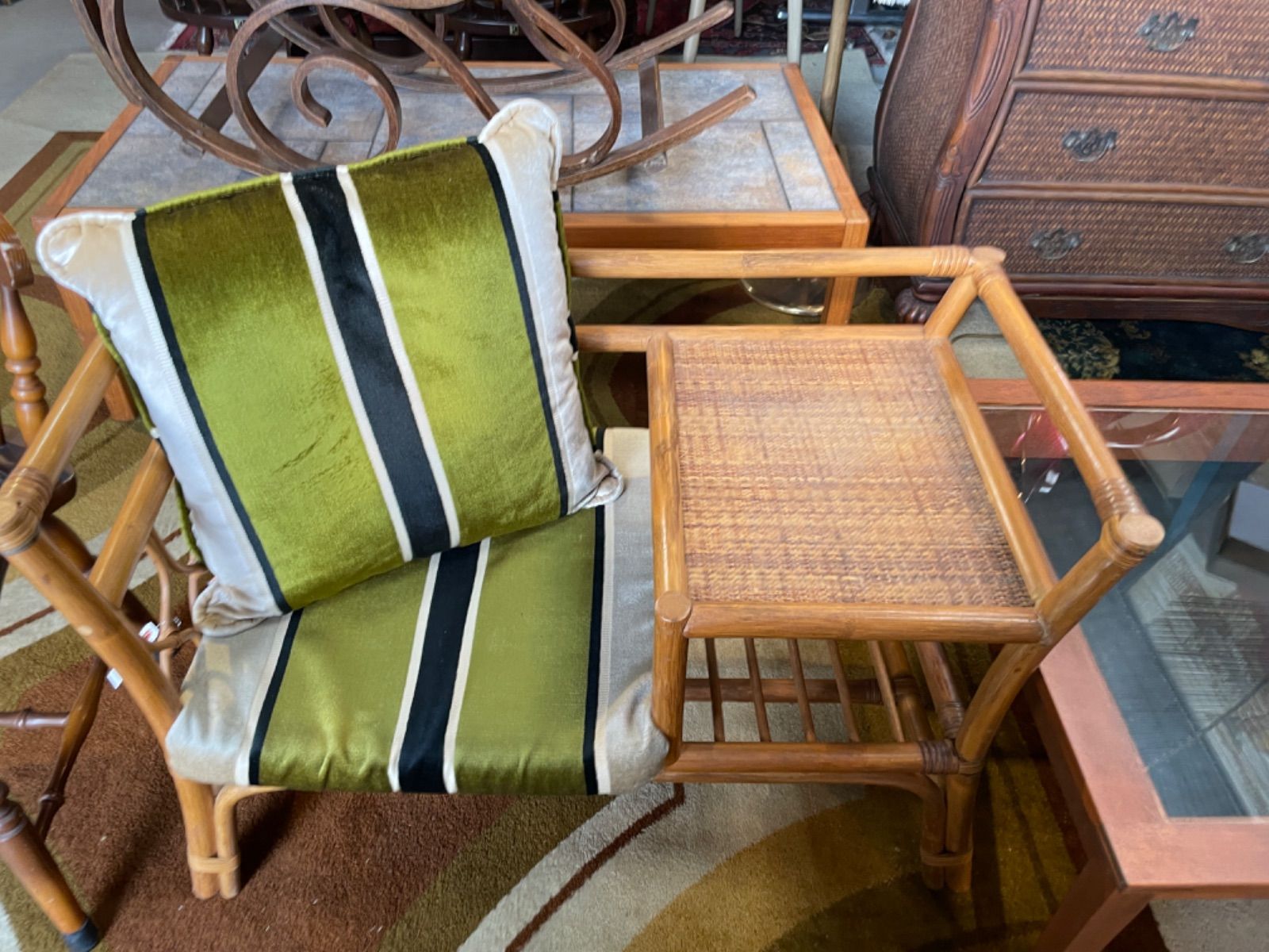 希少　ラタン　チェア　サイドテーブル付き　テレフォンベンチ　一人掛けチェア 希少 ラタン チェア サイドテーブル付き テレフォンベンチ 一人