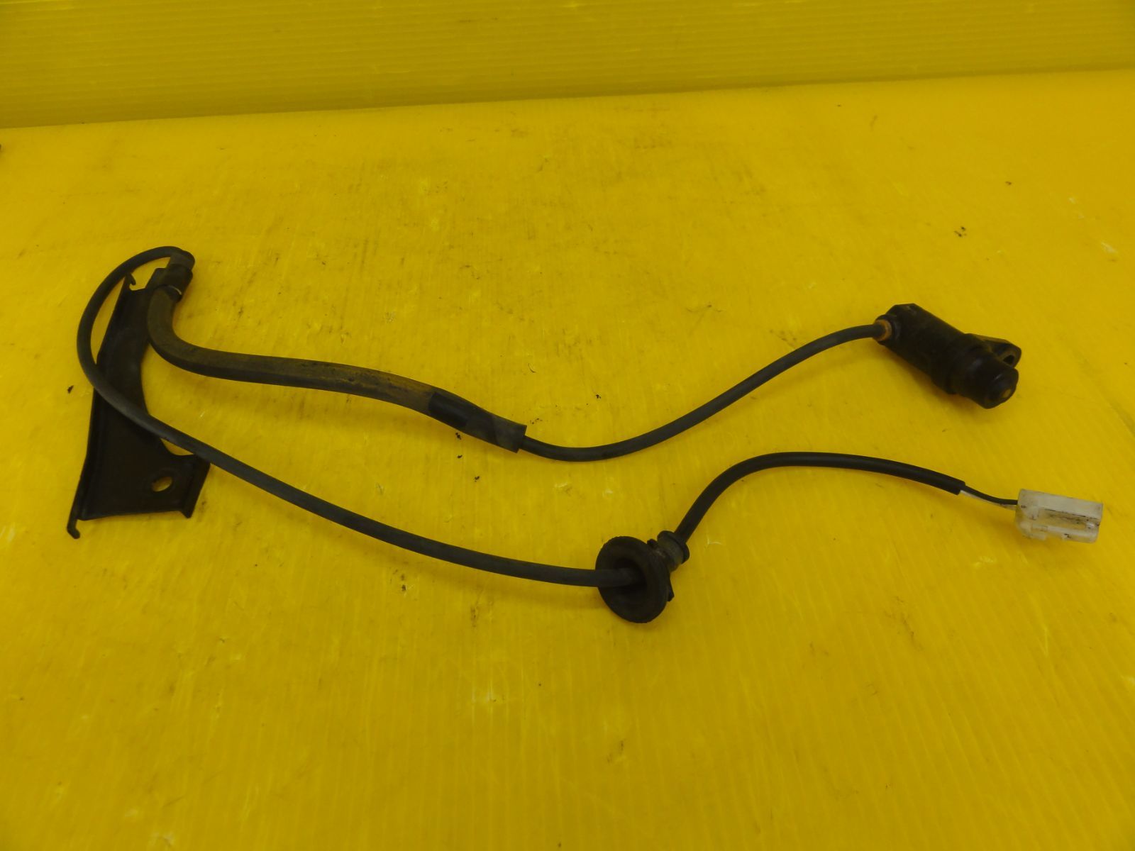 平成13年車 トヨタ JCG10 プログレ リア ABSセンサー ブレーキセンサー 左 右 純正 F30670