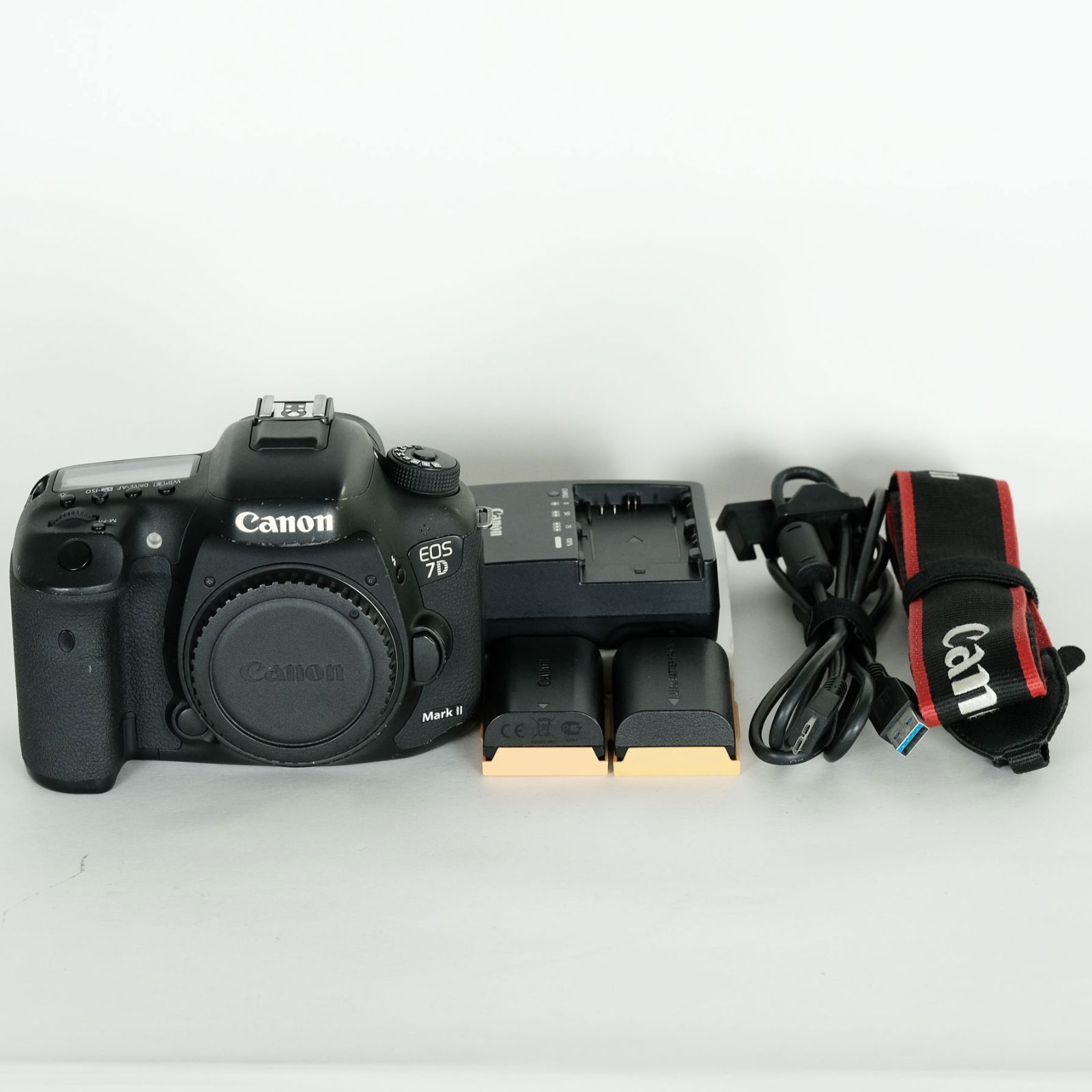 ｜バッテリー2個付 Canon EOS 7D Mark II | キヤノンEFマウント