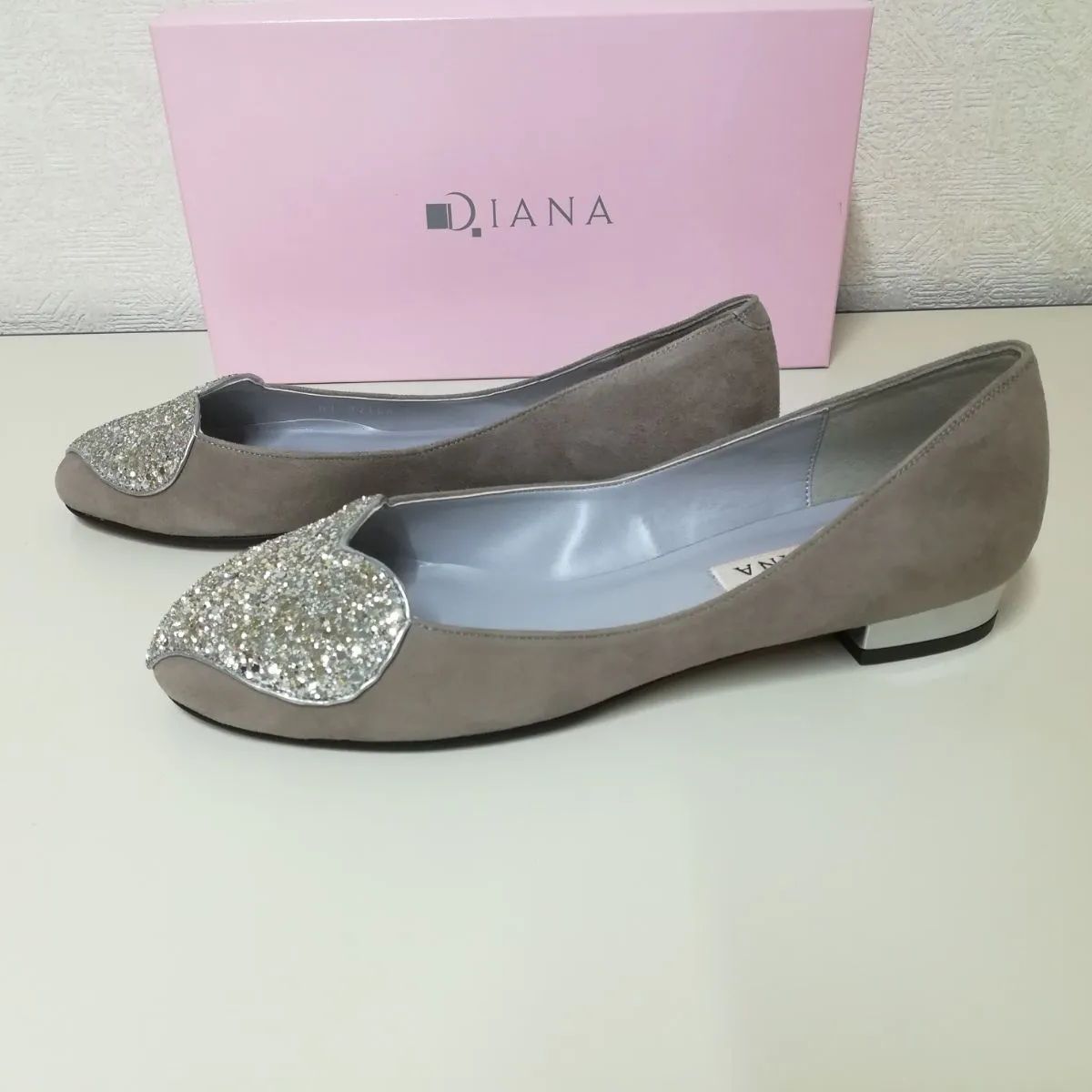 未使用に近い極美品】 DIANA ダイアナ フラットパンプス ハート