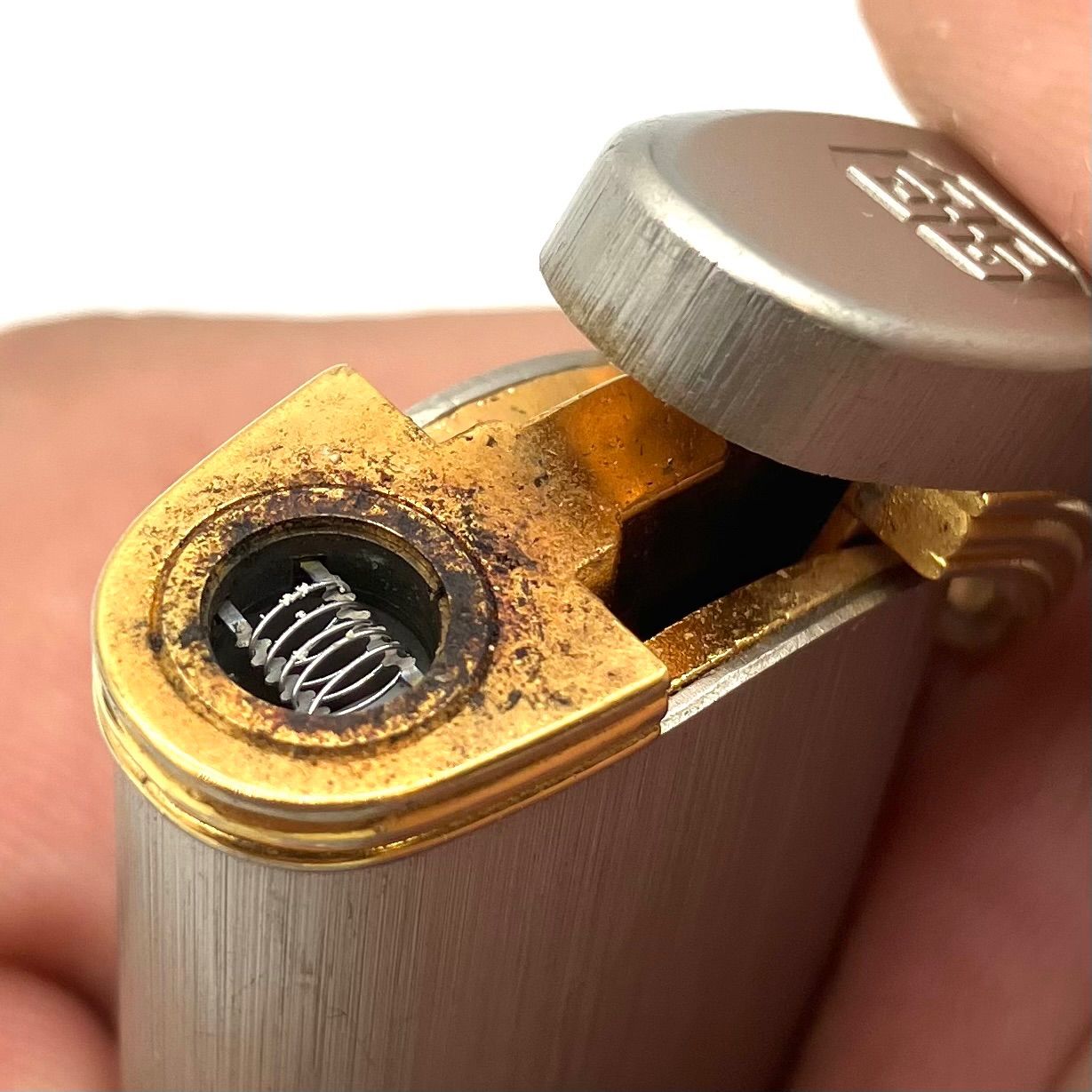 着火未確認】GIVENCHY ガスライター 箱付き - メルカリ