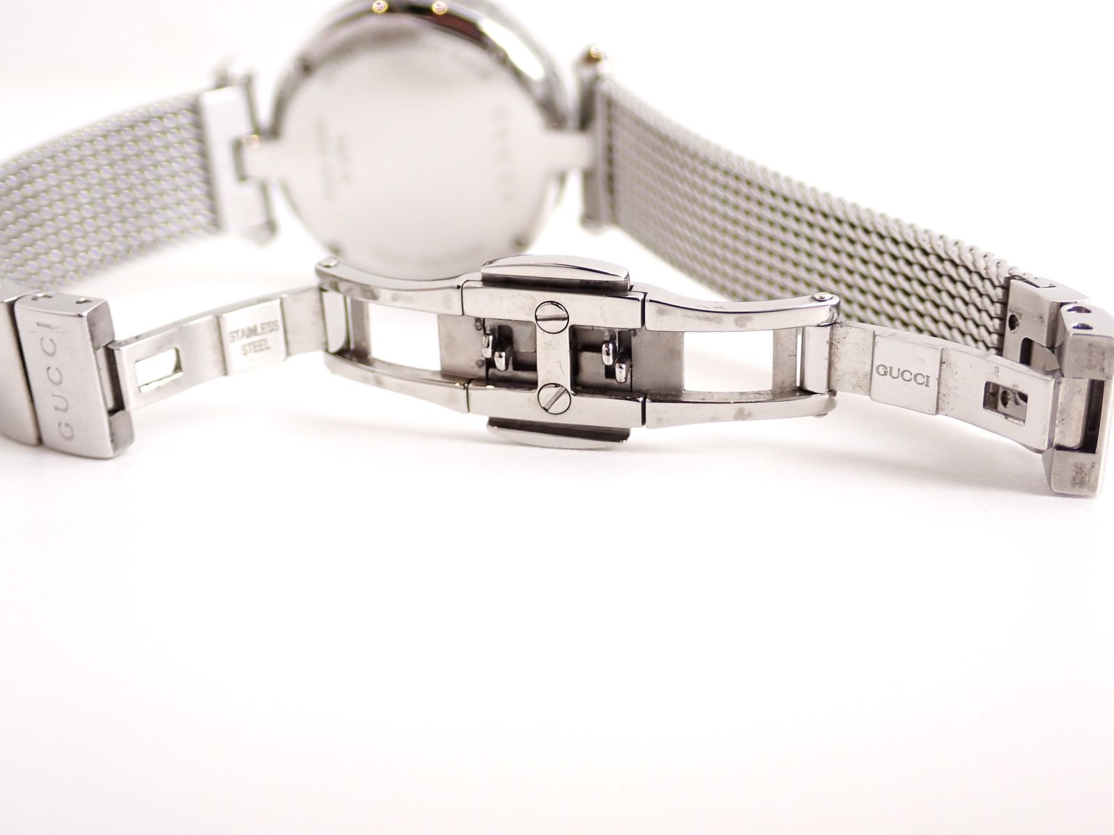 GUCCI 141.5 ディアマンティッシマ シェル ダイヤ ラウンド 腕時計