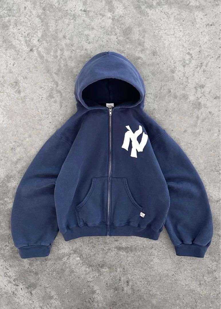 新品 "NY NOODLE" AKIMBO ZIP-UP HOODIE