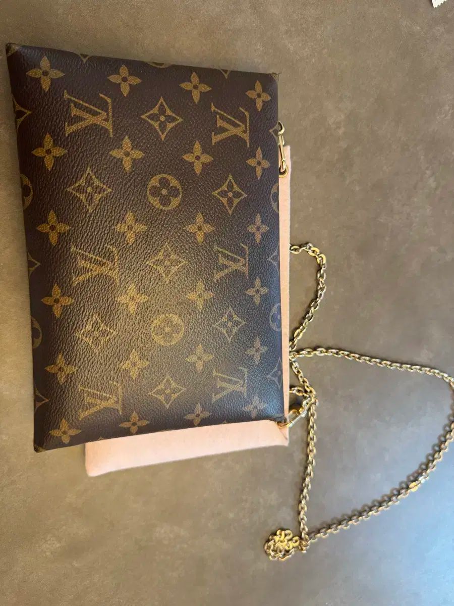 Vuitton ルイヴィトン