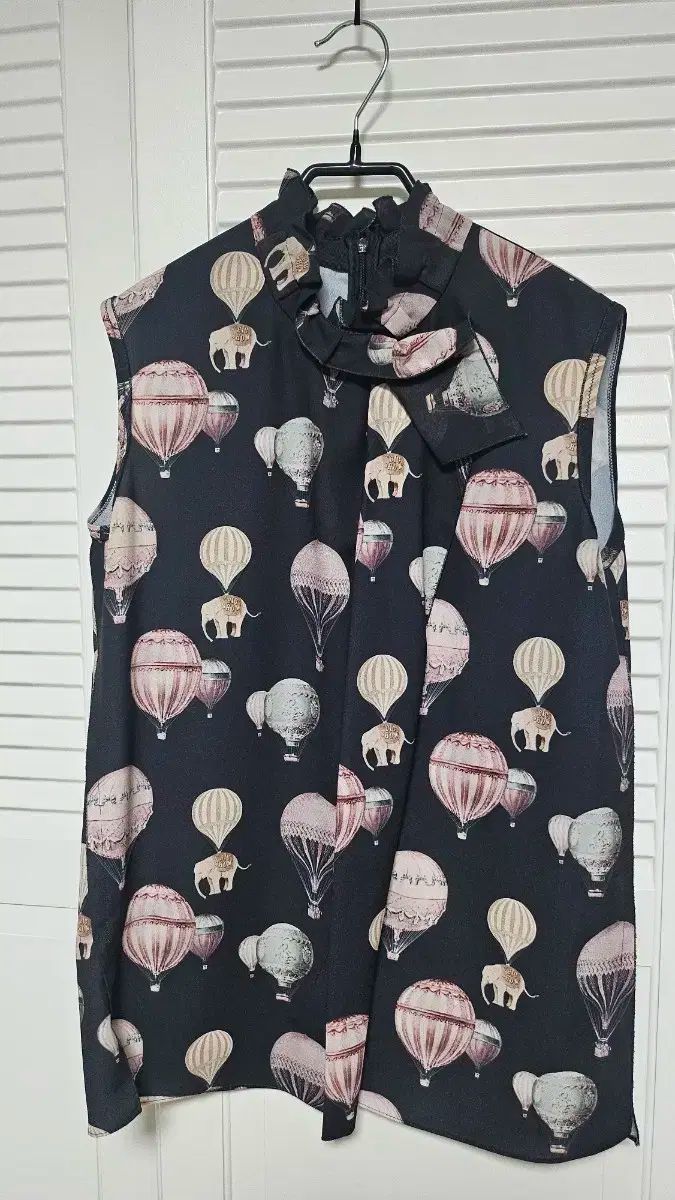 The HANDSOME KUHO クホ ノースリーブ ブラウス シルク 66