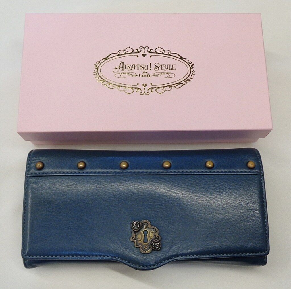 アイカツ! ゴシックヴィクトリア 白銀リリィ 本革三つ折り財布