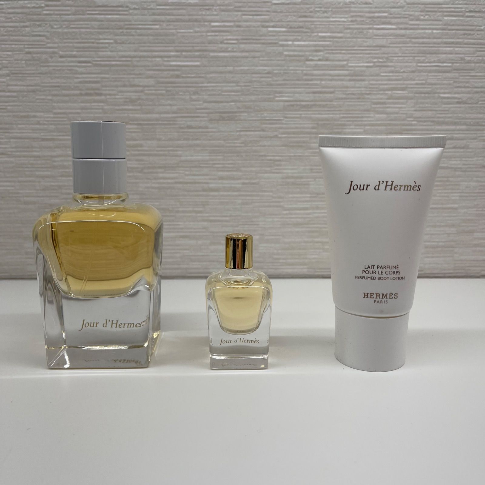 新品同様品】HERMES エルメス ジュール ドゥ エルメス 3点セット オードパルファム7.5ml ナチュラルスプレー50ml パフュームド  ボディローション30ml 香水 フレグランス レディース 女性用 ブランド ファッション 美容 コスメ 小物 - メルカリ