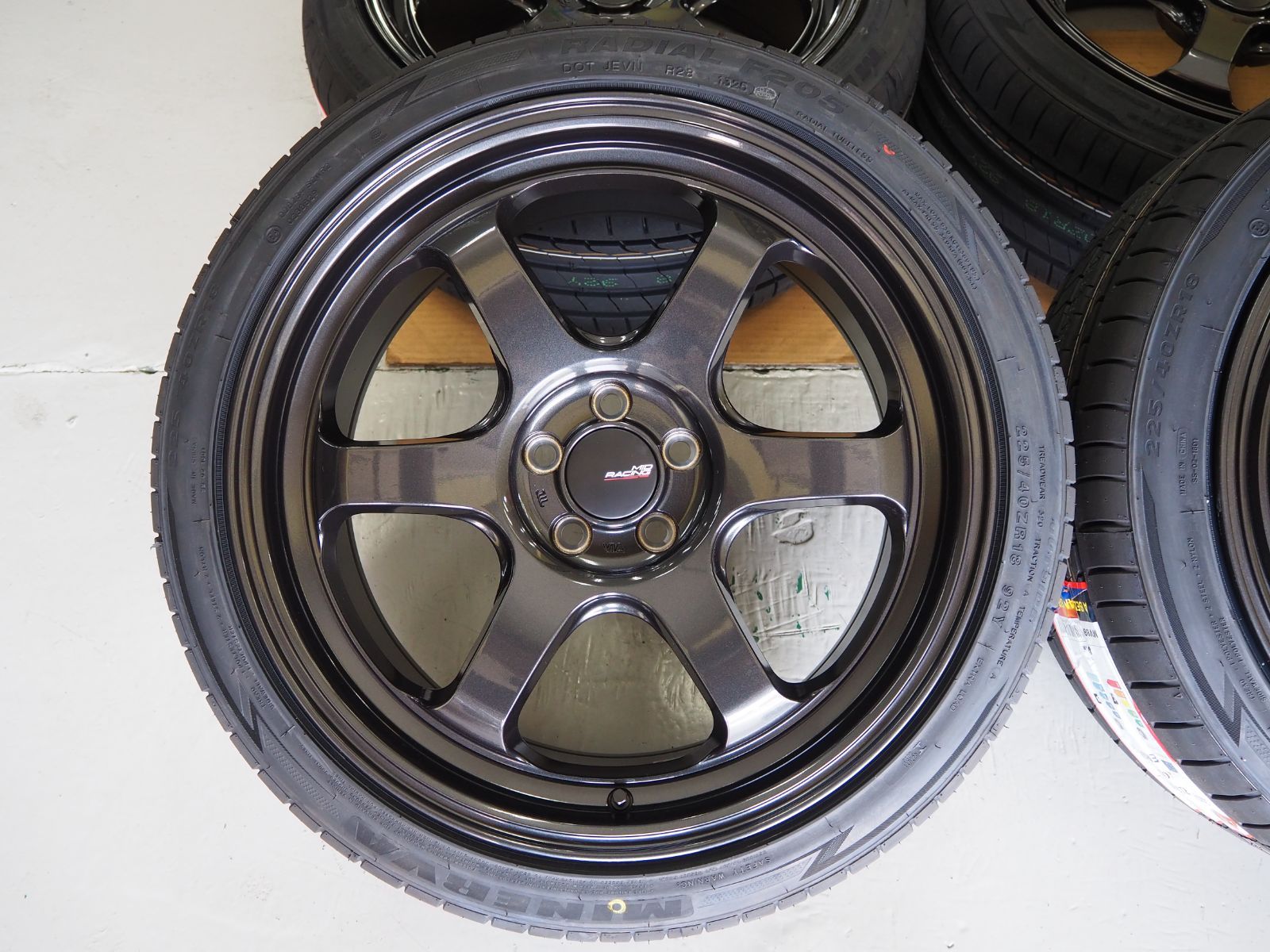 MID Rasing R06 18inch 8.5J 5H100+45 輸入タイヤ 225/40R18 GR86 86 
