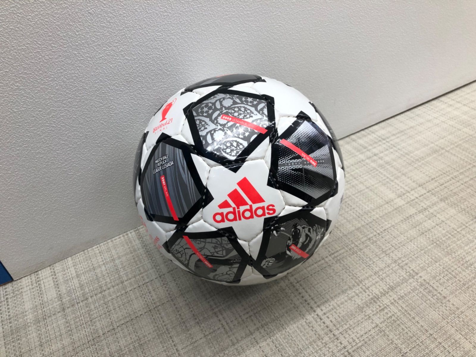 最新情報 新品 未使用 Adidas サッカーボール４号球af4401tw ボール Www Setopen Com Www Setopen Com