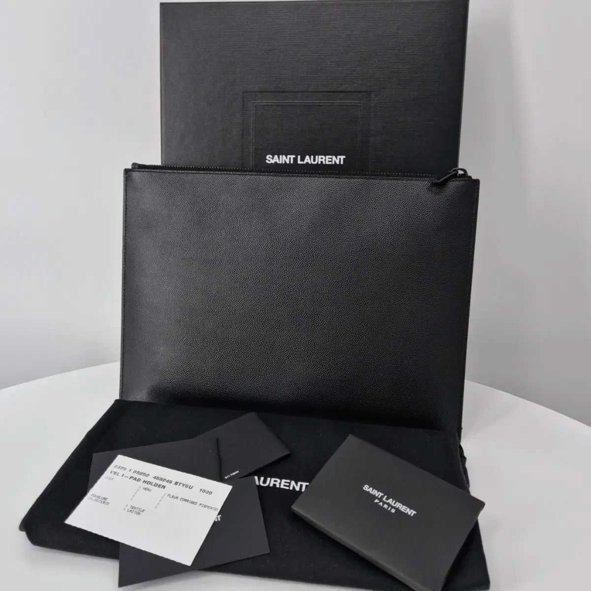 YSL クラッチバッグ 黒 レザー Saint Laurent(サンローラン) クラッチ