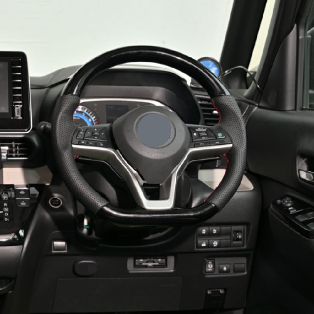 スタイリッシュなD型ステアリング ピアノブラック スポーツD型ステアリング デリカミニ B34系 R5|5-R7|9 YourParts e0210 運転操舵感が変わります