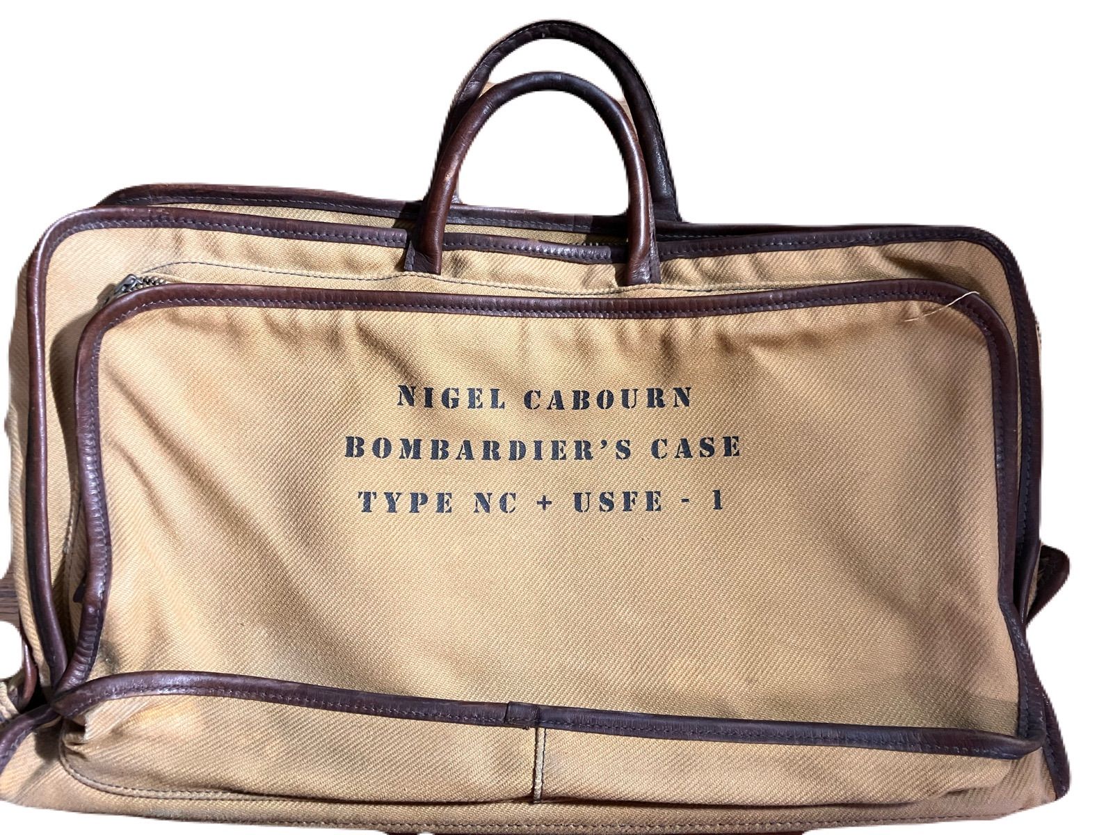 Nigel Cabourn × HARRIS TWEED ボンバルディアケース Free&Easy別注 