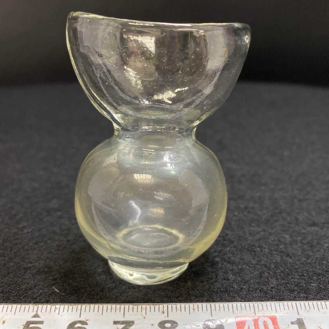 明治期 ウランガラス 小瓶 高さ6.4㎝ 東な6-1118