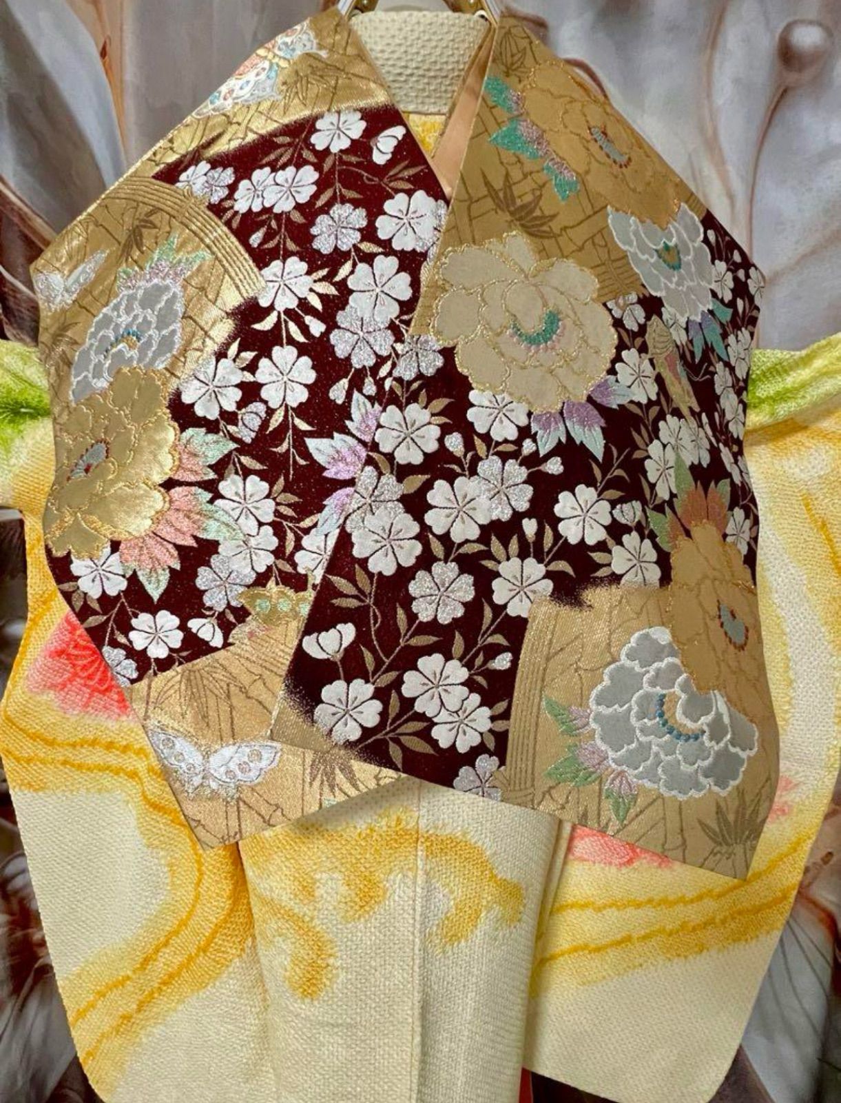 振袖　金駒刺繍　金彩　御所車　七宝　藤の花　花模様　成人式 着物 045a p 振袖 金駒刺繍 金彩 御所車 七宝 藤の花 花模様 成人式 着物 045a p