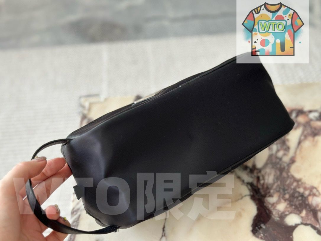 今日WTO】Prada Nylon Cosmetic Pouch プラダ ナイロン コスメ