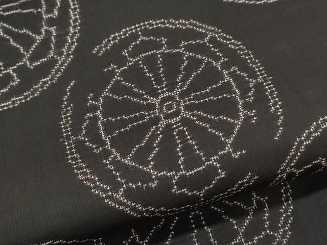 平和屋着物○本場大島紬 9マルキ 御所車文 正絹 逸品 未使用