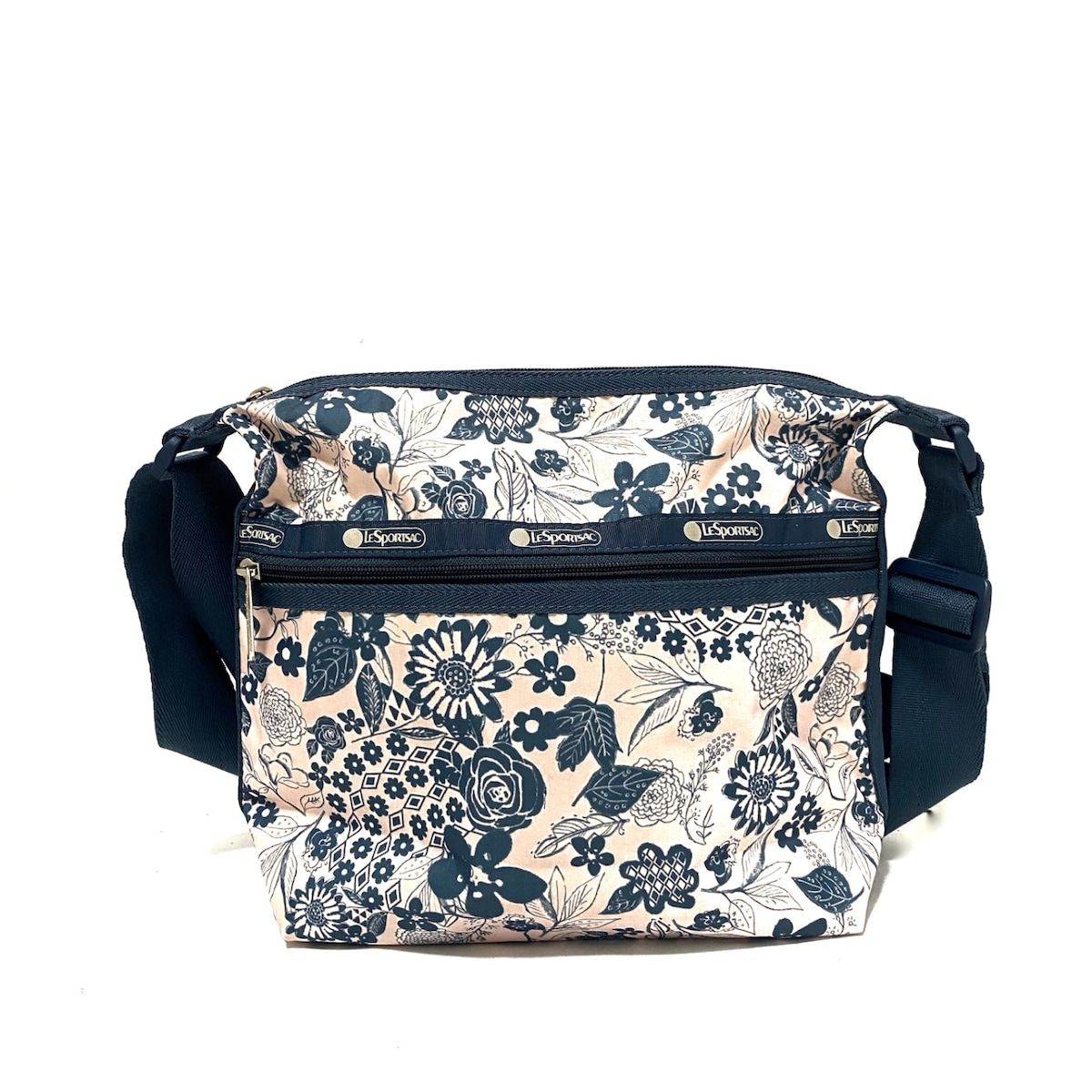LeSportsac - 美品 LeSportsac 黒 メッセンジャーバッグ パンチング 花柄の通販｜ラクマ