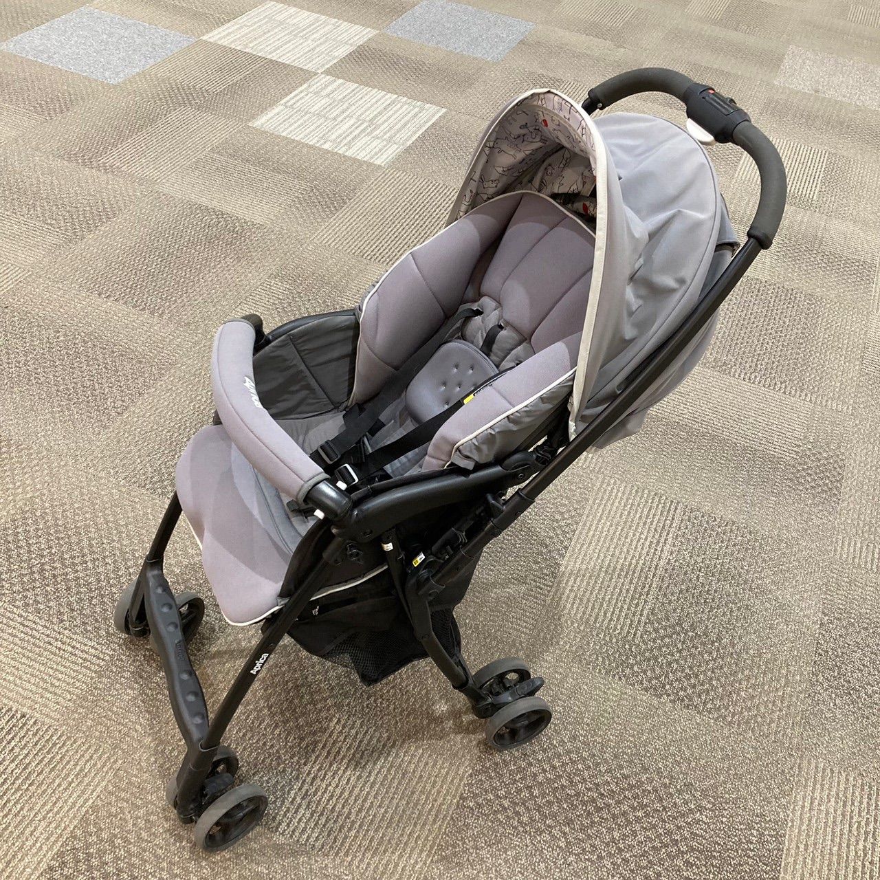 Aprica アップリカ カルーンエアーAC フォレストアニマル グレー 完備品 アップリカ カルーンエアー AC [フォレストアニマルグレー] 価格