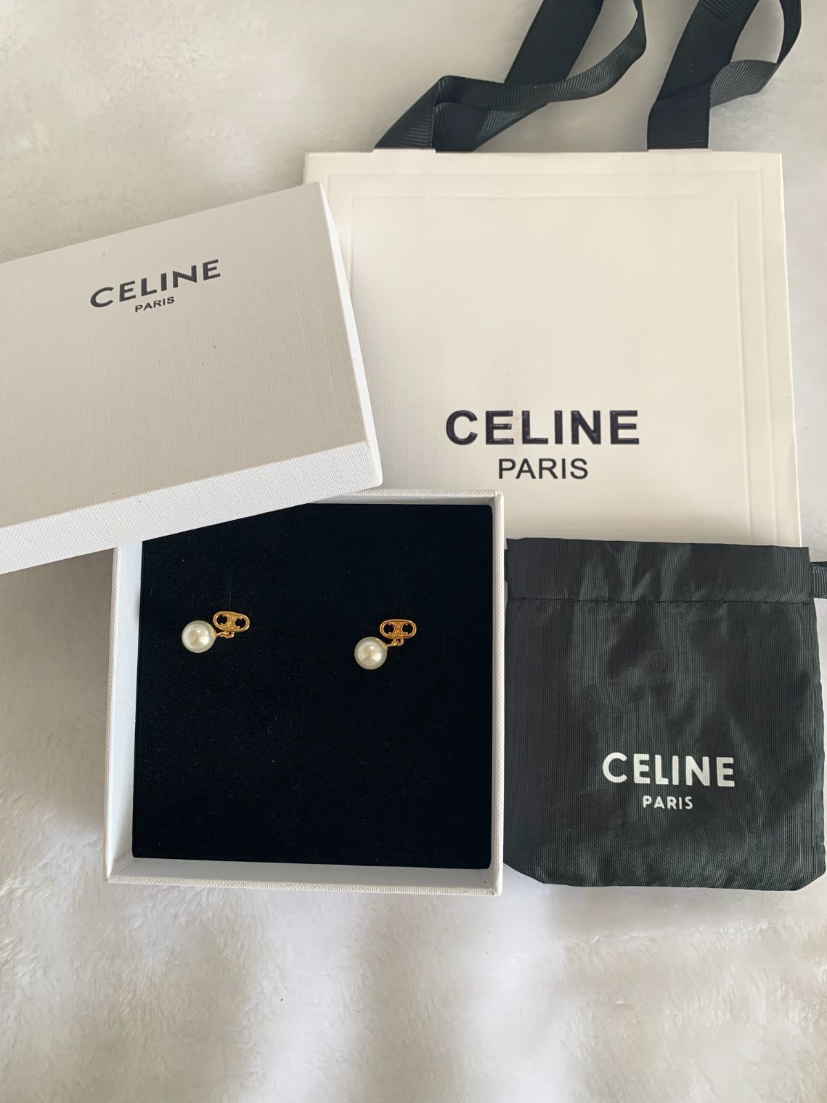 未使用に近い！極美品CELINE（セリーヌ）☆パールピアス - メルカリ