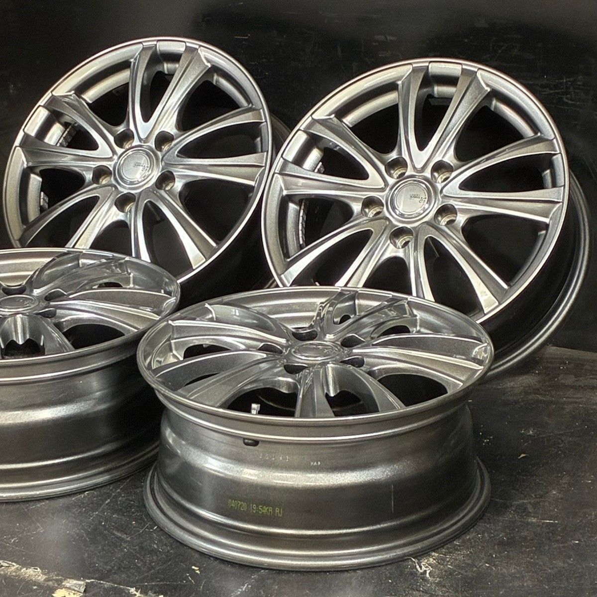 TOPY SIBILLA NEXT e5 16×6.5J 39 114.3 5H 平座 4本 スタッドレス用に アルファード ヴェルファイア ヤリスクロス プリウスα等