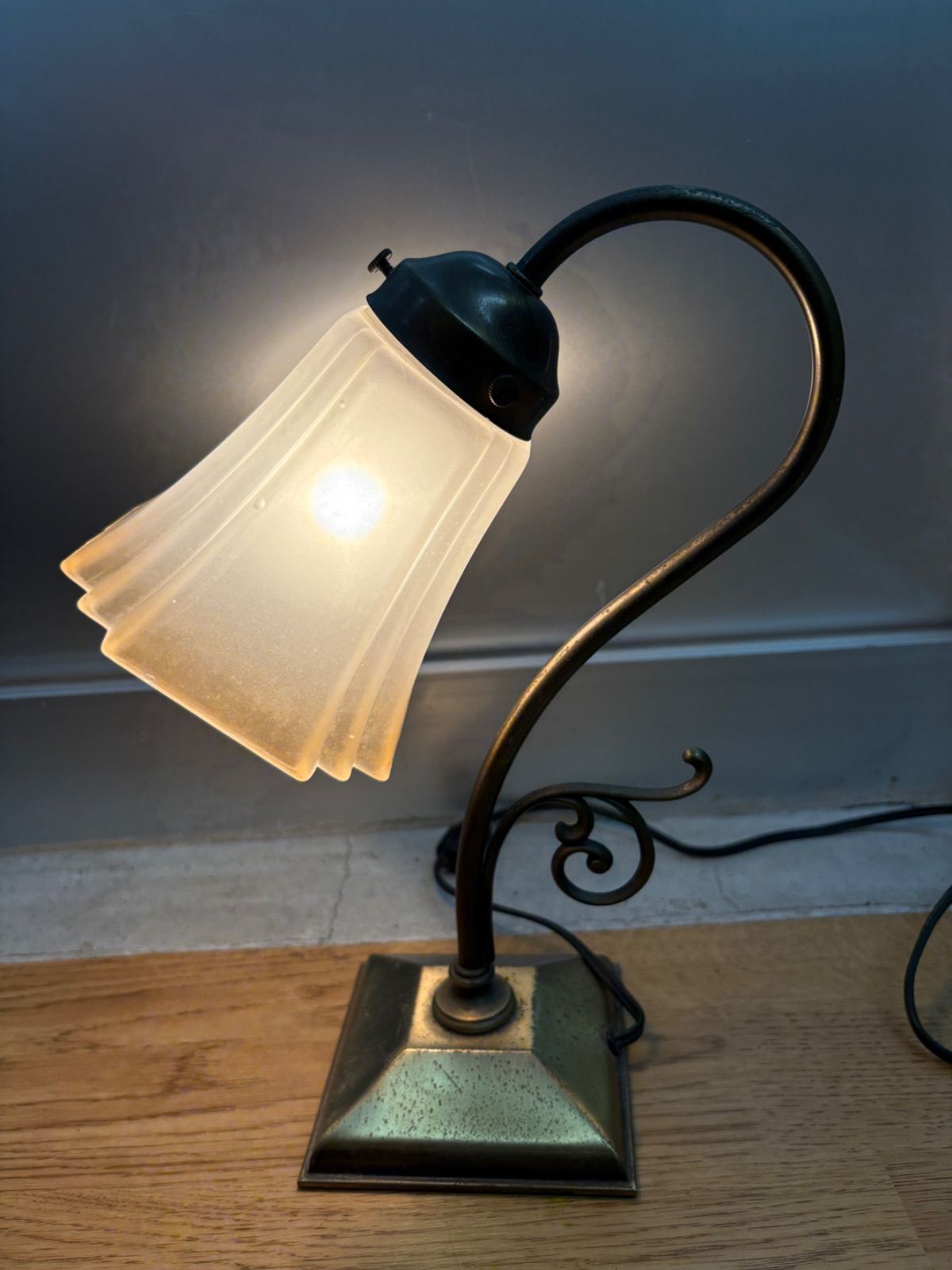 【匿名発送】キシマ　レトロ　アンティークランプ　アイアンフレーム　ラタン　棚 匿名発送】キシマレトロアンティークランプアイアンフレームラタン棚