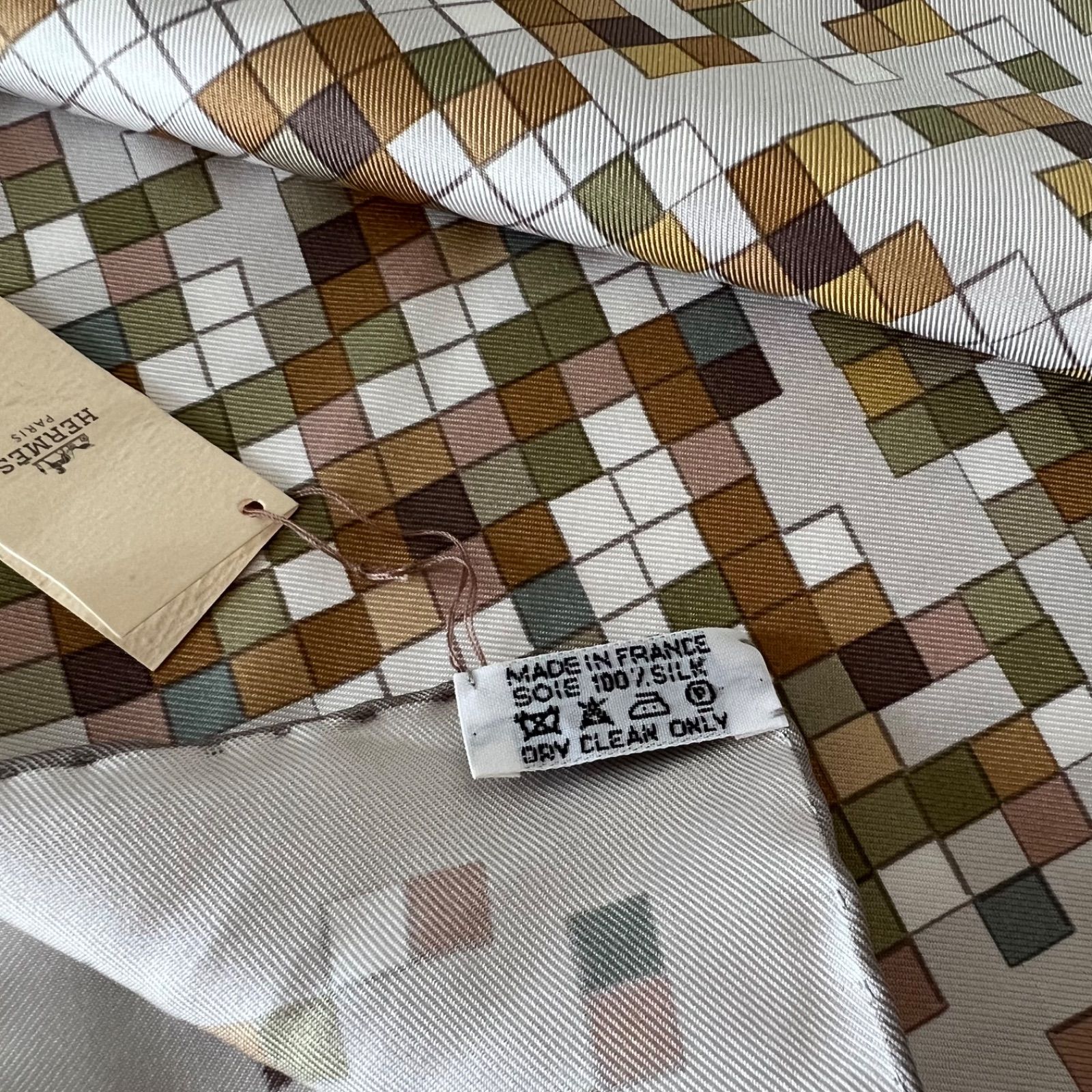 未使用 HERMES エルメス スカーフ カレ90 Mosaique Au 24