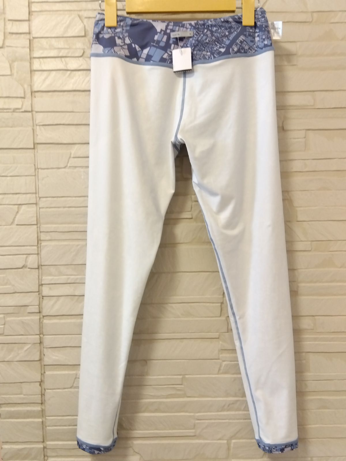 suria⭐︎レギンス　新品未使用 30％OFF | オンラインショップsuria