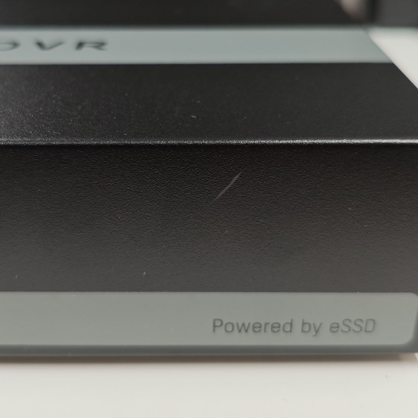 発見のある HIKVISION iDS-E04HQHI-D 4チャンネル対応eSSD搭載 小型デジタルレコーダー VDR BNC同軸コネクタ HDMI 1024 GB eSSD マウス付 外