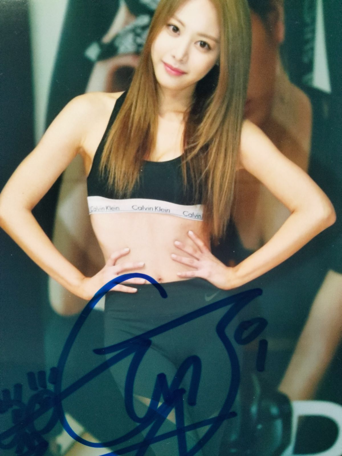 ウンジ直筆サイン入り2Lサイズ写真…Jeong Eun-ji…Apink ウンジ直筆サイン入り2Lサイズ写真…Jeong Eun-ji…Apink - メルカリ