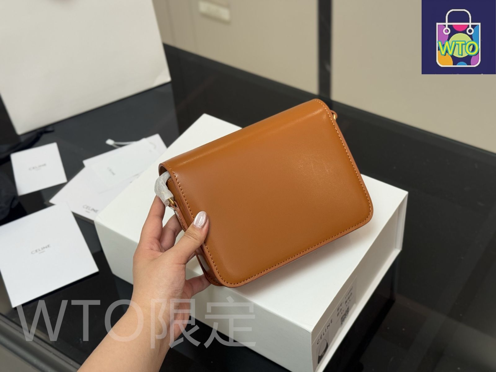 今日特価】Celine セリーヌ トリオンフ シリーズ レザー製で高級